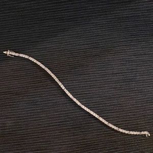 Diamonique tennis bracelet in platinum over sterling, 8”